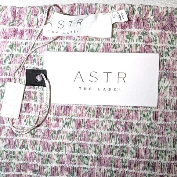 NWT ASTR The Label | Plisse Purple Ditsy Floral Print Cross Front Blouse | Large - Picture 4 of 12